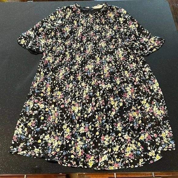 MELLODAY Mini Floral Pleat Swing Dress with short sleeve ruffle detail Size S - Picture 1 of 9